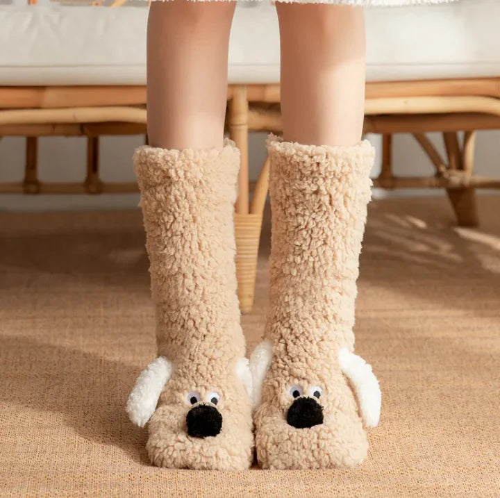 Calcetines de Peluche para Mujer en forma de Perro